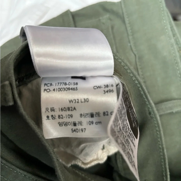 Levi’s 710 Super Skinny Misses Size 32W/30L. Olive,Army Green. Like new. - Picture 6 of 6